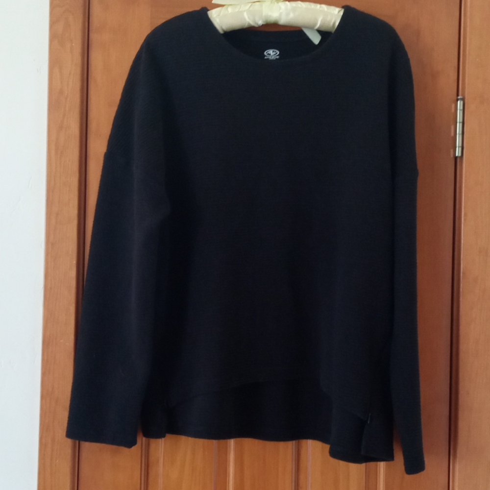 Athletic Works crop front longer back, side zipper